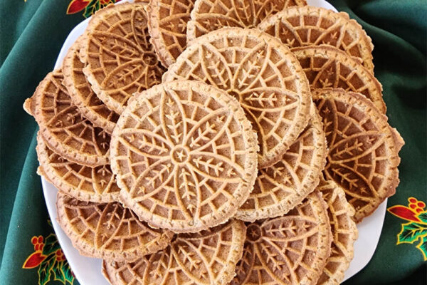 image of finished product of gingerbread pizelles